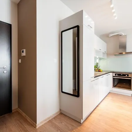 Superapart Jana Kazimierza 127 Secluded Urban Hideaway With Modern Comforts Варшава Екстер'єр фото